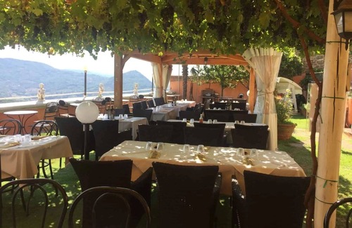 Margine Coperta-Traversagna Apartment | The Castle: Medieval Apartment in Montecatini Alto, between Florence and Pisa