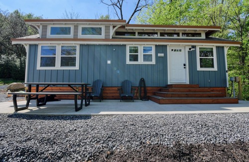 Cosby Cabin | The Cataloochee Tiny Home on the Pigeon River