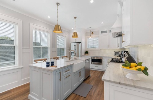 Downtown Charleston Apartment | The Cavallo- Private Rooftop Deck & Pool