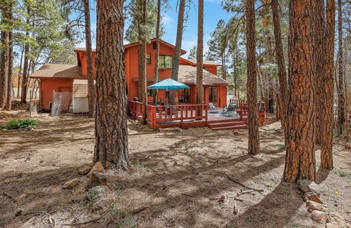 Swiss Manor House | The Cedar House - Flagstaff