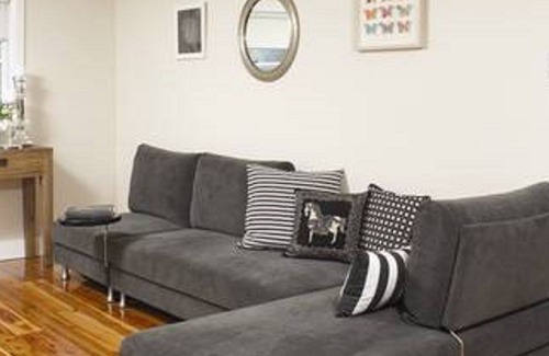 Scone House | The Cedars..Luxury Home in centre of town