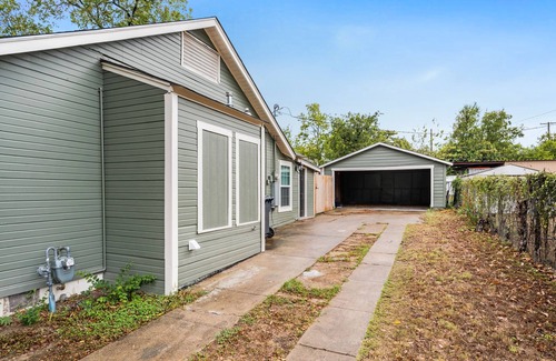 Brookview House | The Central Cottage: 7 mins from Magnolia Table, Silos, Baylor & Downtown Waco