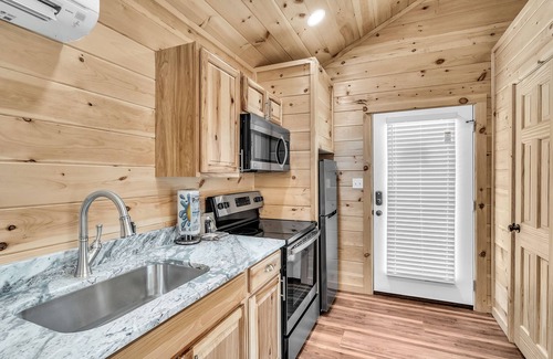 Cosby Cottage | The Chalet At Greenbriar Creek -On the Creek, Free Attraction Tickets!