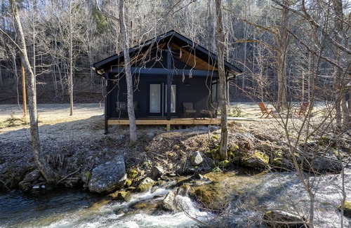 Cosby Cottage | The Chalet At Greenbriar Creek -On the Creek, Free Attraction Tickets!