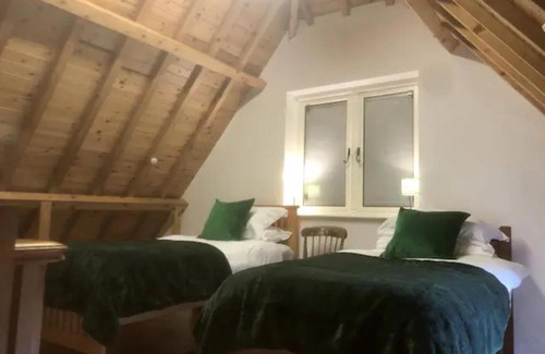 Andover House | The Chalet, Lime Tree Cottage Andover