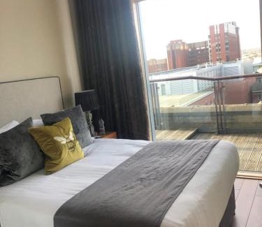 Leeds City Center Apartment | The Chambers