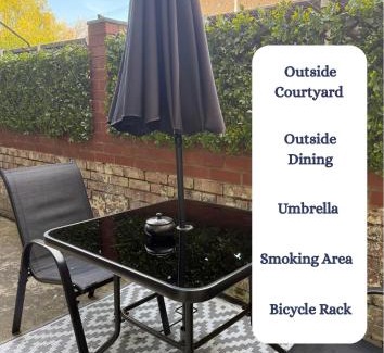 Worcester Apartment | The Chapel - Worcester City - FREE Parking, WI-FI, Toiletries - TVs in rooms - Stocked kitchen - Entire Apart - Self Check-In - Outside Space