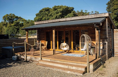 Carlisle Cottage | THE CHARD, pet friendly, with hot tub in Longtown