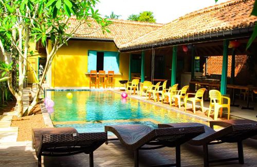 Thiranagama Hotel | The Chariot Hikkduwa Resort