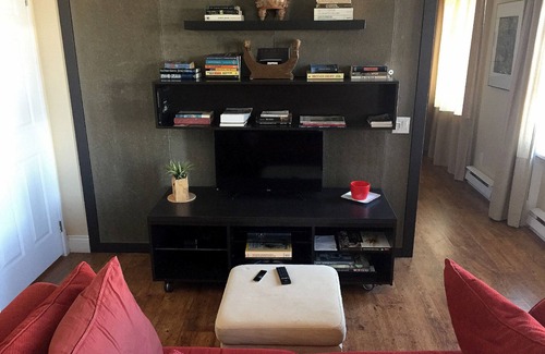 Desjardins Apartment | The charm of the St Lawrence River