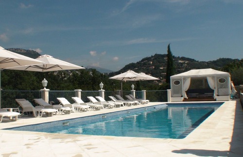 Grasse Villa | The charm, tranquility and space of a park of 2 hectards, the heated pool.