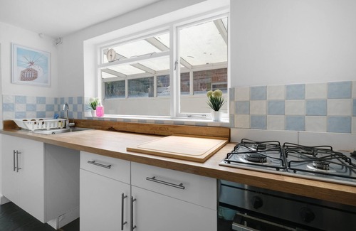 Reading City Centre House | The Charming 3 Bedroom House at Blakes Cottages