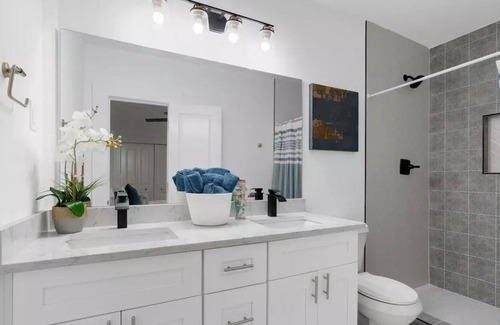 Edgewood House | The Charming Bungalow on Hosea + Firepit