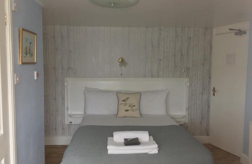 Torquay Bed & Breakfast | The Charterhouse