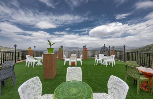 Fagu Apartment | The Charvi Chalet I Vacations I Conference I MICE I Family Events I Open Air Terrace I Sky Bonfire I Kufri by Exotic Stays