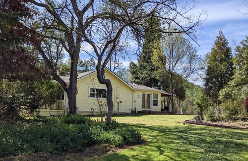 Dunlap Cabin | The Cheerful Hollies Cottage
