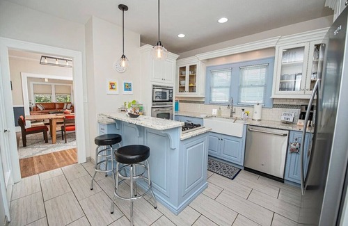 Rountree House | The Cherry St House [Main Floor]-No Cleaning Fee