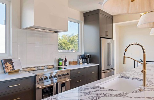 Chestnut Hill House | The Chestnut – Brand New. + Rooftop Skyline Views