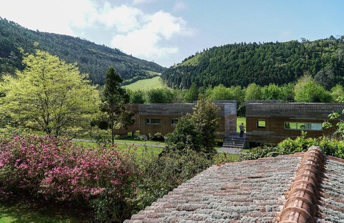 Furnas House | The Chestnut House