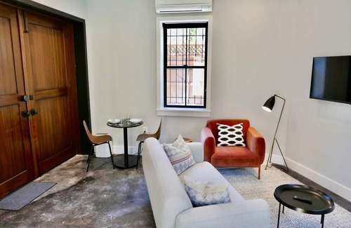 Cardozo House | The Chic Carriage house in Shaw! Sleeps 2