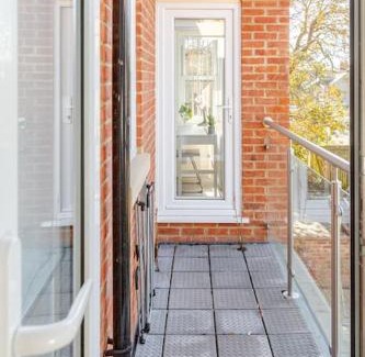 Headington Apartment | The Chic Nexus Apartment 2023 New-Build