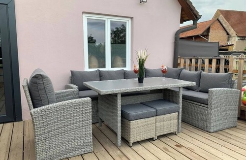 Rhinau House | The chicken coop at Europapark and Rulantica. Cottage & terrace with large pool