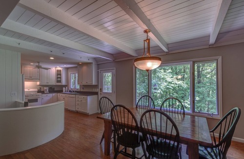 Boone Cottage | The Chimney Cabin near ASU & Downtown Boone