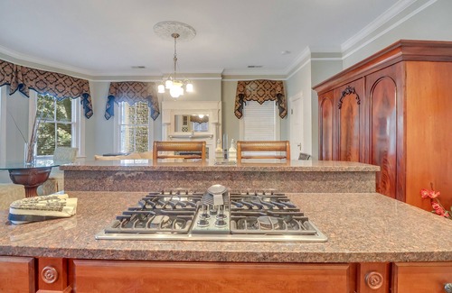 Historic Downtown Savannah Apartment | The Chippewa Suite on Savannah's Famous Jones Street