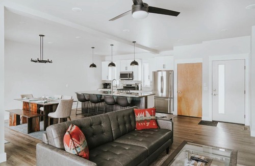 Four Corners House | The Circle Unit B