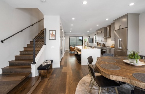 Bozeman House | The City Slicker - Spacious 3 Bedroom Luxury Townhome in Downtown Bozeman!