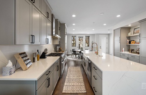 Bozeman House | The City Slicker - Spacious 3 Bedroom Luxury Townhome in Downtown Bozeman!