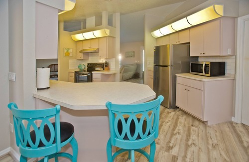 North Port House | The Classic Floridian Oasis; Close to SW Beaches, Huge Lanai & Heated Pool"