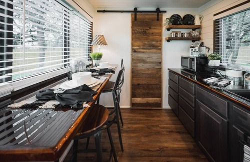 Waco Apartment | “The Classic” Tiny CargoHome 12 min. to Magnolia Silos/Baylor
