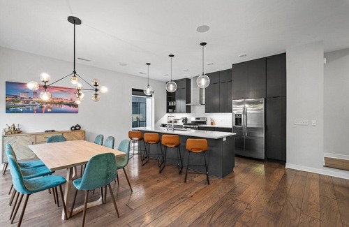 Tremont House | The Cleveland ROCKS! Townhome in Tremont