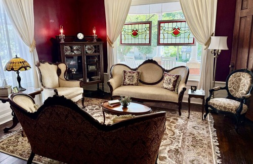 Guthrie Bed & Breakfast | The Cleveland Room at The Judges Chamber