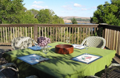 Seahaven House | The Cliff House - Expansive Bay Views from an Open & Inviting House