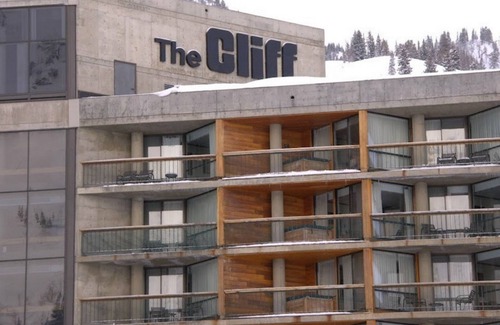 Salt Lake Mountain Resorts Condo | The CliffClub At Snowbird : Ski in Ski Out Resort Pinnacle unit
