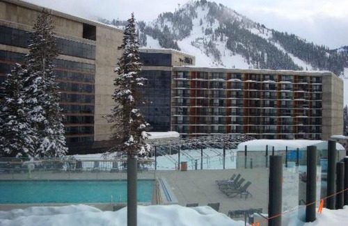Salt Lake Mountain Resorts Condo | The CliffClub At Snowbird : Ski in Ski Out Resort Pinnacle unit
