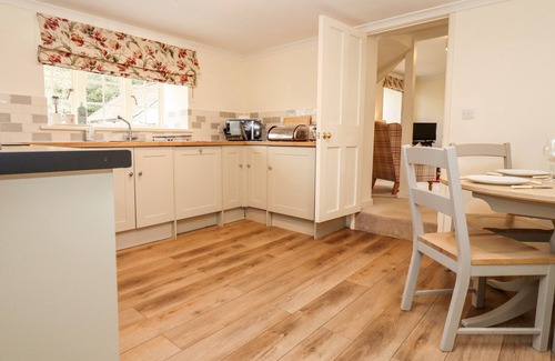 South Cerney Cottage | THE CLOCK TOWER, family friendly in South Cerney, Cotswolds