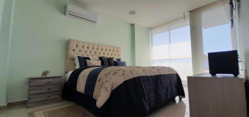 El Cabrero Apartment | The Clover Suite