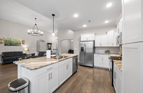 Clarksville House | The Clubhouse 2296 Colston Dr