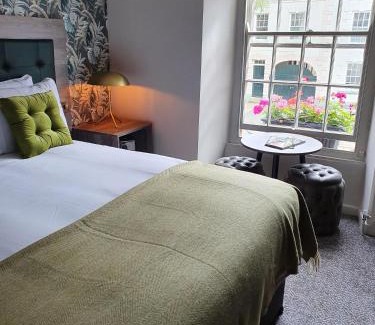 Hexham Hotel | The Coach and Horses