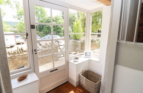 Walford Cottage | THE COACH HOUSE, pet friendly, with pool in Ross-On-Wye