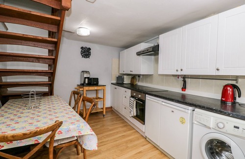 Swineford Cottage | THE COACH HOUSE, romantic, country holiday cottage in Bitton