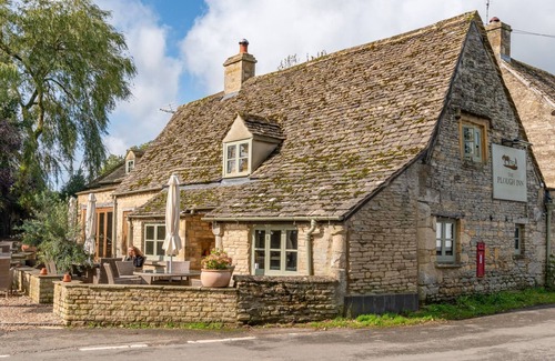 Cold Aston Cottage | The Coach House - sleeps 4 guests in 2 bedrooms