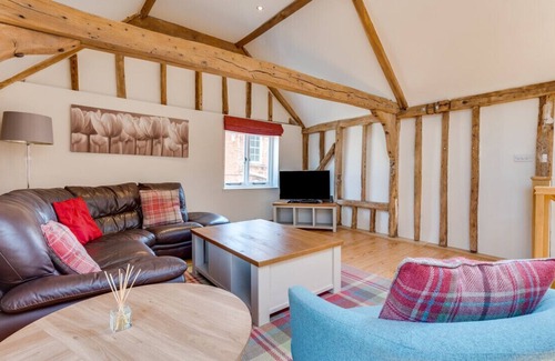 Hadleigh House | The Coach House - Three Bedroom House, Sleeps 6