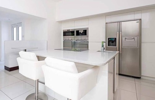Boscombe House | The Coach House with private hot tub and sauna