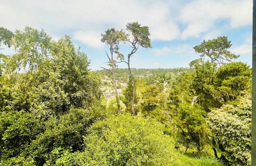 San Simeon House | The Coastal Hideaway - Charming Upgraded Home in Scenic Cambria