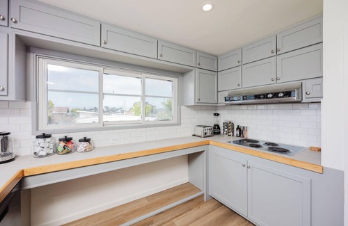 El Granada House | The Coastal Retreat, Scenic Harbor, Ocean Views, Walk to Beach, Restaurants