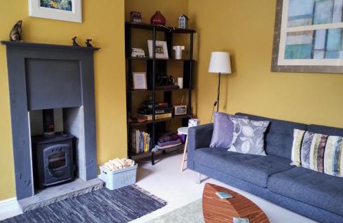 Wadsworth House | The Cobbles - Central, Parking, Netflix & Woodburner